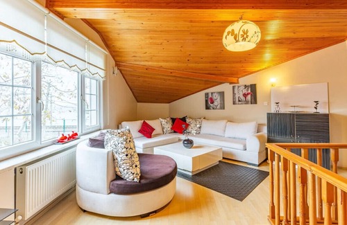 Bakırkoy Apartment | Beautiful Flat with Sea View in Florya, Perfect for Families