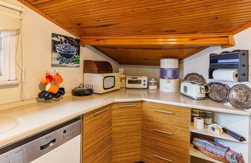 Bakırkoy Apartment | Beautiful Flat with Sea View in Florya, Perfect for Families
