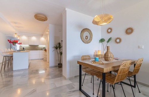 Costa del Sol Occidental Apartment | Exceptional Fromview Apartment in Estepona with Ocean Views