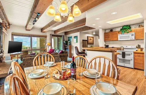 Crested Butte Condo | Amazing Gazing at the Plaza, 2 Bed 2 Bath, Updated with Great Views