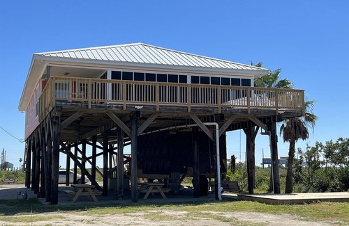 Golden Meadow House | Oceanfront Escape at Amazing Grace - Guest Rated 9.8