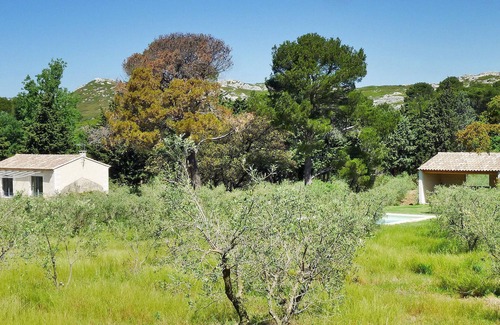 Maussane-les-Alpilles House | Relaxing 2-Bedroom Retreat in Maussane les Alpilles