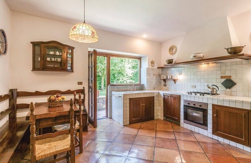 Lake Bracciano House | Exceptional 5-Bedroom Retreat in Anguillara Sabazia
