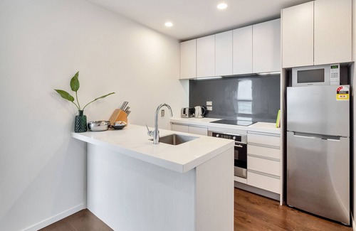 Auckland Central Business District Apartment | Unforgettable Views of Harbour, Skytower & Rangitoto