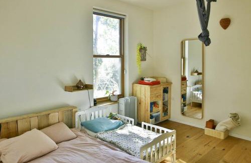 Tsiv'on House | Discover Hemp House Amidst Serene Oak Forest Retreat