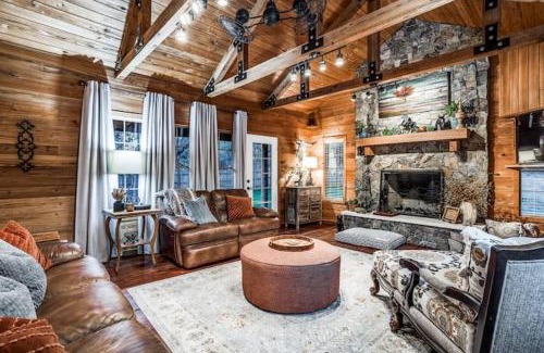 Leander House | Discover a Hill Country Cabin Retreat on 14 Acres
