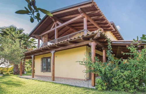 Ricadi House | Premium 2-Bedroom Stay in S.Maria di Ricadi - Rated 10/10