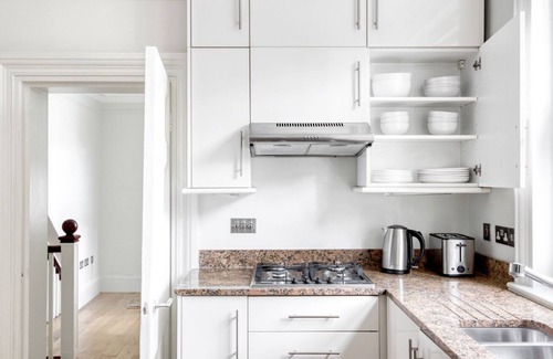 Temple Apartment | Inviting Holborn 2BR with Private Terrace near Chancery Lane