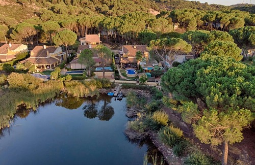 Las Jaras House | Delightful Holiday Home in Córdoba with Pool and Garden