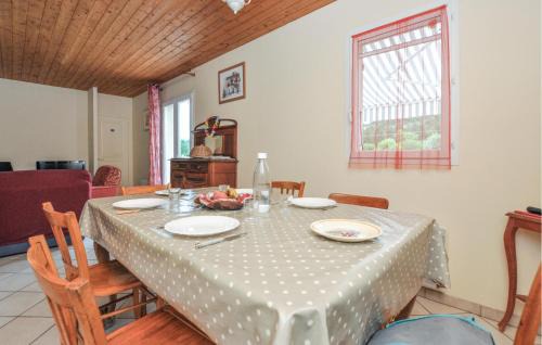 Saint-Andre-les-Alpes House | Inviting Home in Saint-André-les-Alpes for Families & Pets