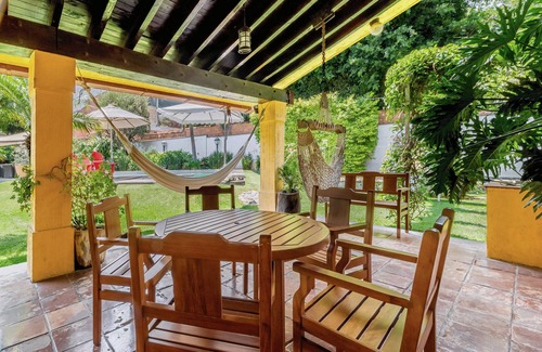 Valle de Atongo House | Ideal Getaway for 10: La Casa del Laurel Awaits