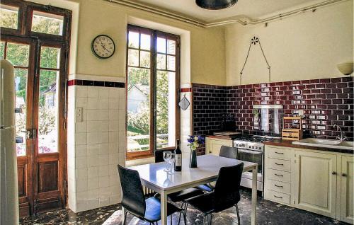 Terrasson-la-Villedieu House | Welcoming Home in Terrasson-lavilledieu with Wifi & Pool