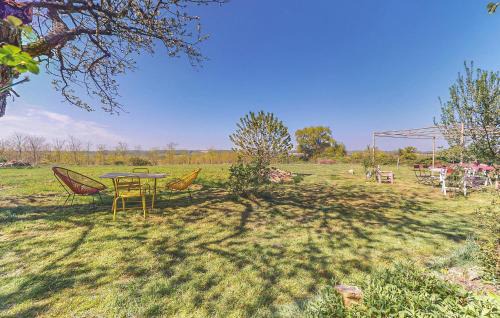 Villaines-la-Gonais House | Amazing Home In Villaines-La-Gonais