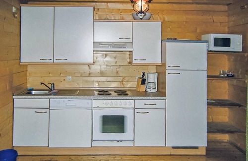 Unterweissenbach House | Cozy 3 Bedroom Retreat in Unterweissenbach with Spa & Kitchen
