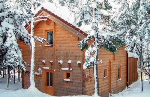Unterweissenbach House | Cozy 3 Bedroom Retreat in Unterweissenbach with Spa & Kitchen
