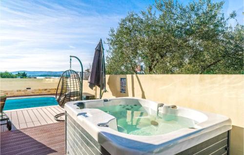 Sveti Filip i Jakov House | Elegant Home in Sv. Filip i Jakov with Pool & Sauna