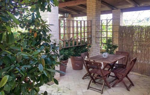 Montefiore dell'Aso House | Welcoming Home in San Giovanni with Pool and Wifi