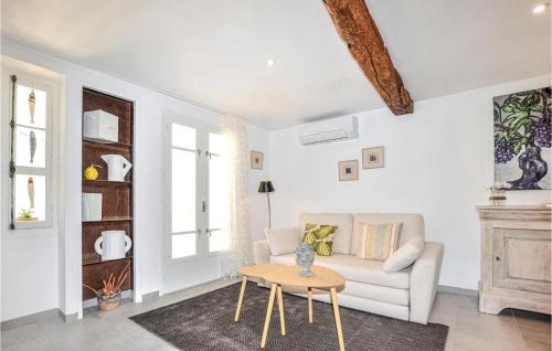 Argeles-sur-Mer House | Inviting Retreat in Argelès-Sur-Mer with Wifi & Pet-Friendly