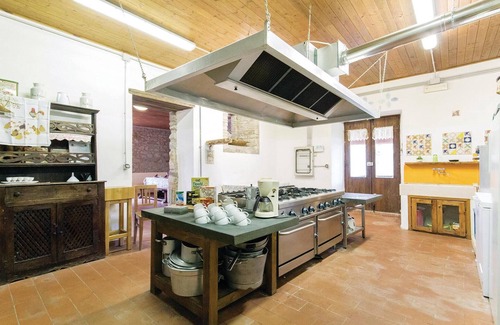 Apecchio House | Discover 10 Bedroom Retreat in Apecchio PU with Pool