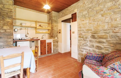Apecchio House | Discover 10 Bedroom Retreat in Apecchio PU with Pool