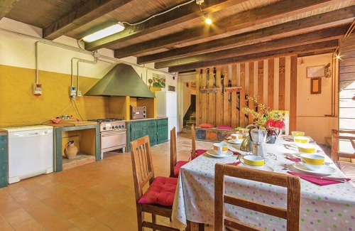 Apecchio House | 4 Bedroom Retreat in Apecchio PU with Pool & Spa