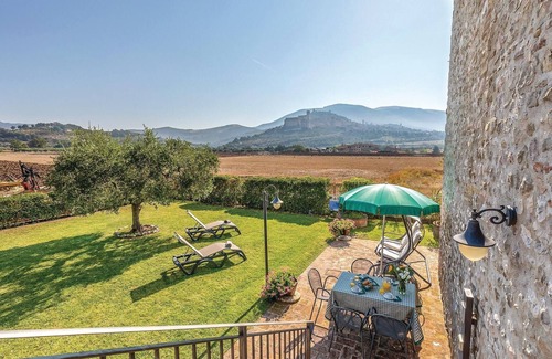 Assisi House | Top-Rated 2 Bedroom Stay in Assisi with Spa and Breakfast