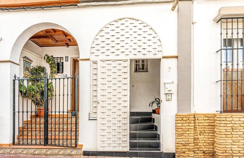 Aznalcazar House | Cozy 2-Bedroom Retreat in Aznalcázar with Spa & Kitchen