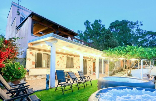 Bacoli House | Relax at a Sea View Vacation Home with Private Whirlpools