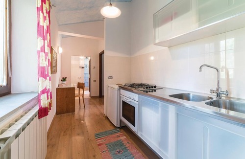 Monteluiano House | Spacious 5-Bedroom Retreat in Belvedere with Pool & Spa