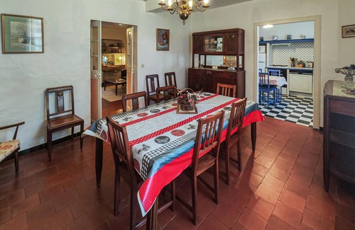 Berlou House | Comfortable 3 Bedroom Stay in Berlou with Pool & Spa