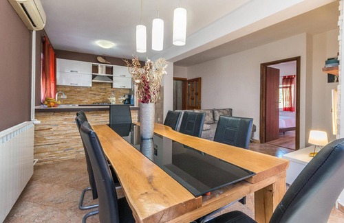 Bibinje House | Inviting 4-Bedroom Accommodation in Beautiful Bibinje