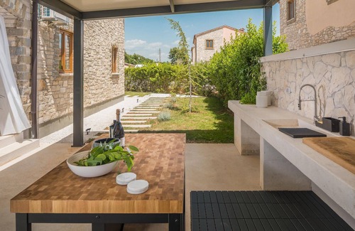 Cabrunici House | Enchanting Stone House with Private Pool & Spa Retreat
