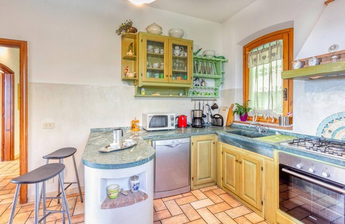 Camaiore House | Discover Top-Rated 4 Bedroom Retreat in Camaiore
