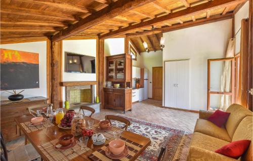 Caprarola House | Cozy Home in Caprarola with Pool and Hot Tub Amenities