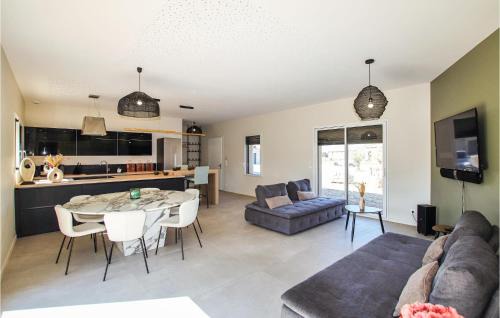 Cleon-d'Andran House | Inviting Home with Pool in Cléon D'Andran for Families