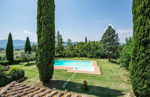 Terni House | Family Retreat in Scenic Italian Countryside Between Florence & Rome