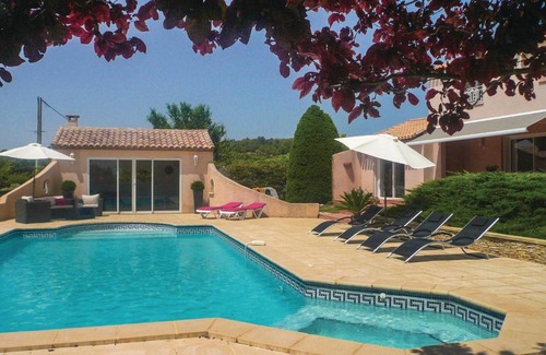 Creissan House | Inviting Home in Creissan with Pool, WiFi & Pet-Friendly
