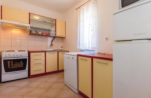 Dramalj House | Cozy 4-Bedroom Retreat with Oceanfront Views in Crikvenica