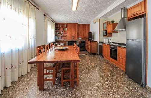 Deltebre House | Inviting Cottage with Pool and Pet-Friendly Amenities