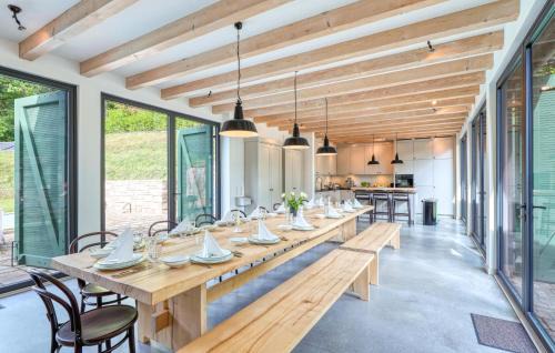 Buchenau House | Cozy Retreat in Eiterfeld with Pool and High-Speed Wifi