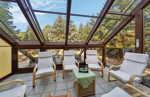 Falkenberg House | Cozy Cottage with Idyllic Garden and Pet-Friendly Amenities