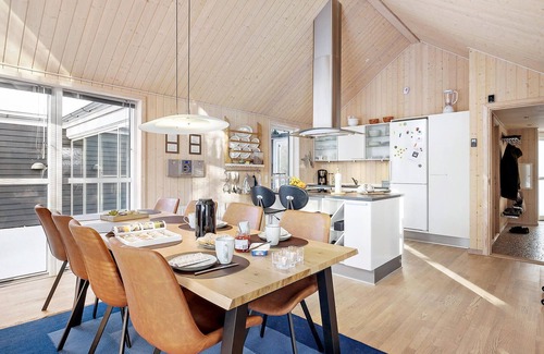 Farso House | Relaxing Getaway by the Limfjord with Inviting Sauna