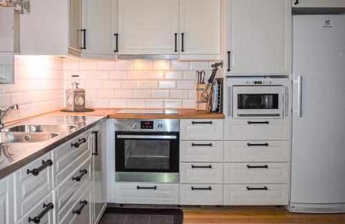 Tosteberga House | Cozy Cottage by the Sea with Pet-Friendly Amenities