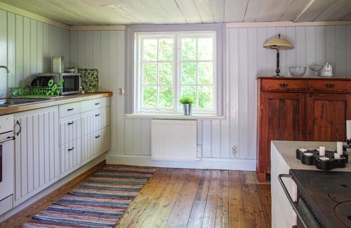 Gamleby House | Cozy 1 Bedroom Retreat with Ocean View in Gamleby