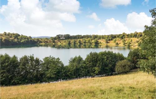 Ferienhausgebiet Hillenseifen House | Inviting Home in Gerolstein with Kitchen & Family Friendly