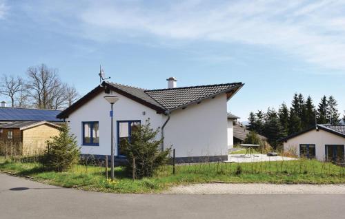 Ferienhausgebiet Hillenseifen House | Inviting Home in Gerolstein with Kitchen & Family Friendly