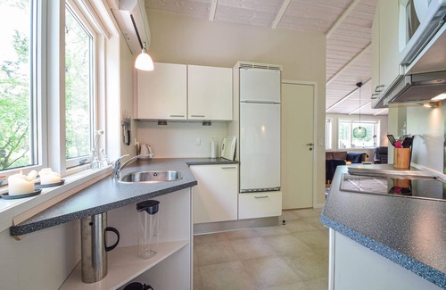 Skygge House | Inviting 3-Bedroom Stay with Oceanfront Views in Give