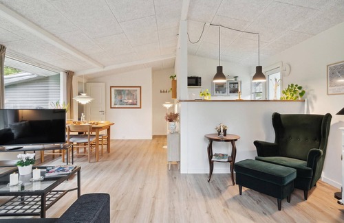 Grlev House | Cozy Cottage Retreat with Ocean Views at Jammerland Bay