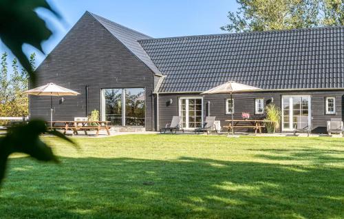 Billund Municipality House | Inviting Home in Grindsted with Kitchen and Hot Tub