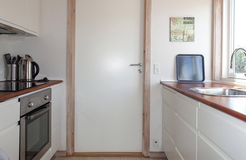 Gudhjem House | Cozy 2 Bedroom Retreat with Oceanfront Views in Gudhjem